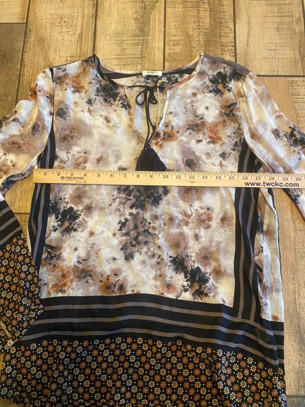 dylan Neutral Floral Tie-Front Tassel Blouse 🆕 - Picture 8 of 11